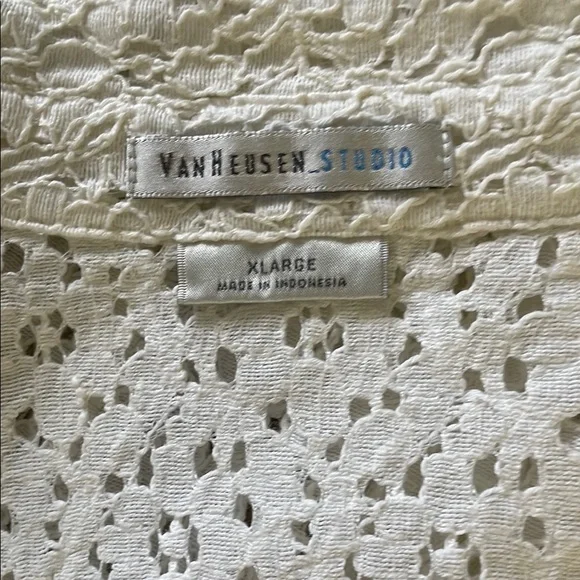 White Lace Button-Up Women's Top - Picture 4 of 4